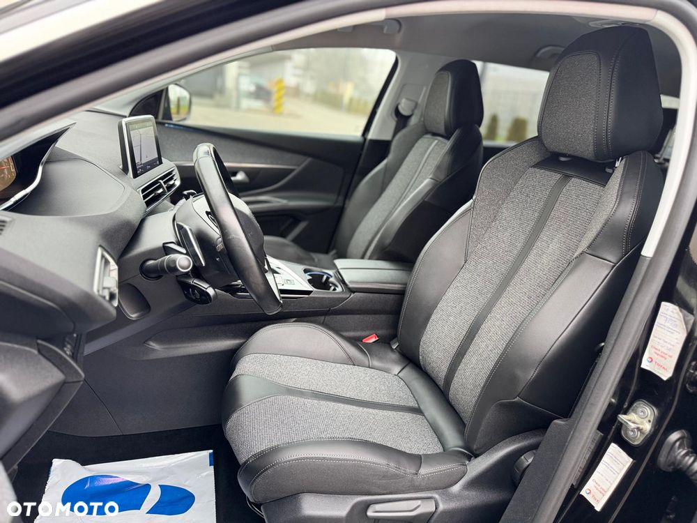 Peugeot 5008 BlueHDi 130 EAT8 Allure - 25