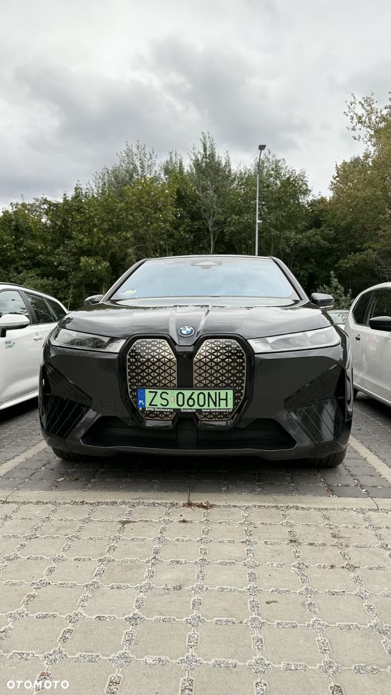 BMW iX xDrive40 76.6kWh Signature - 2