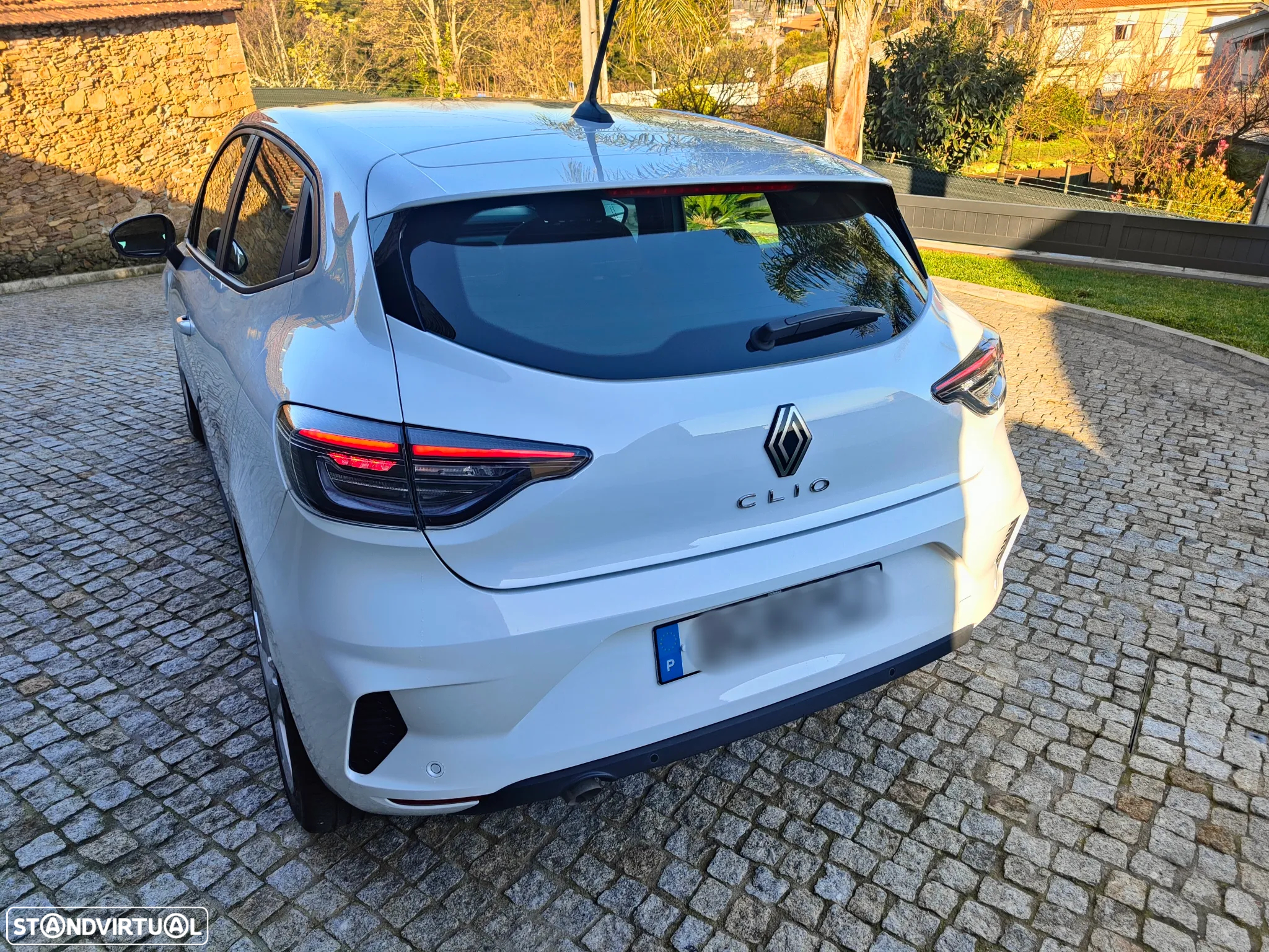 Renault Clio 1.0 TCe Exclusive - 4