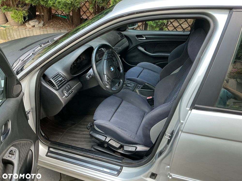 BMW Seria 3 320i Edition Exclusive - 6