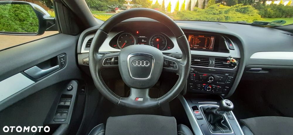 Audi A4 Limousine - 25