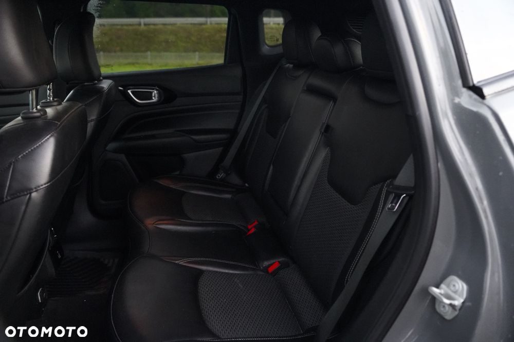 Jeep Compass - 39