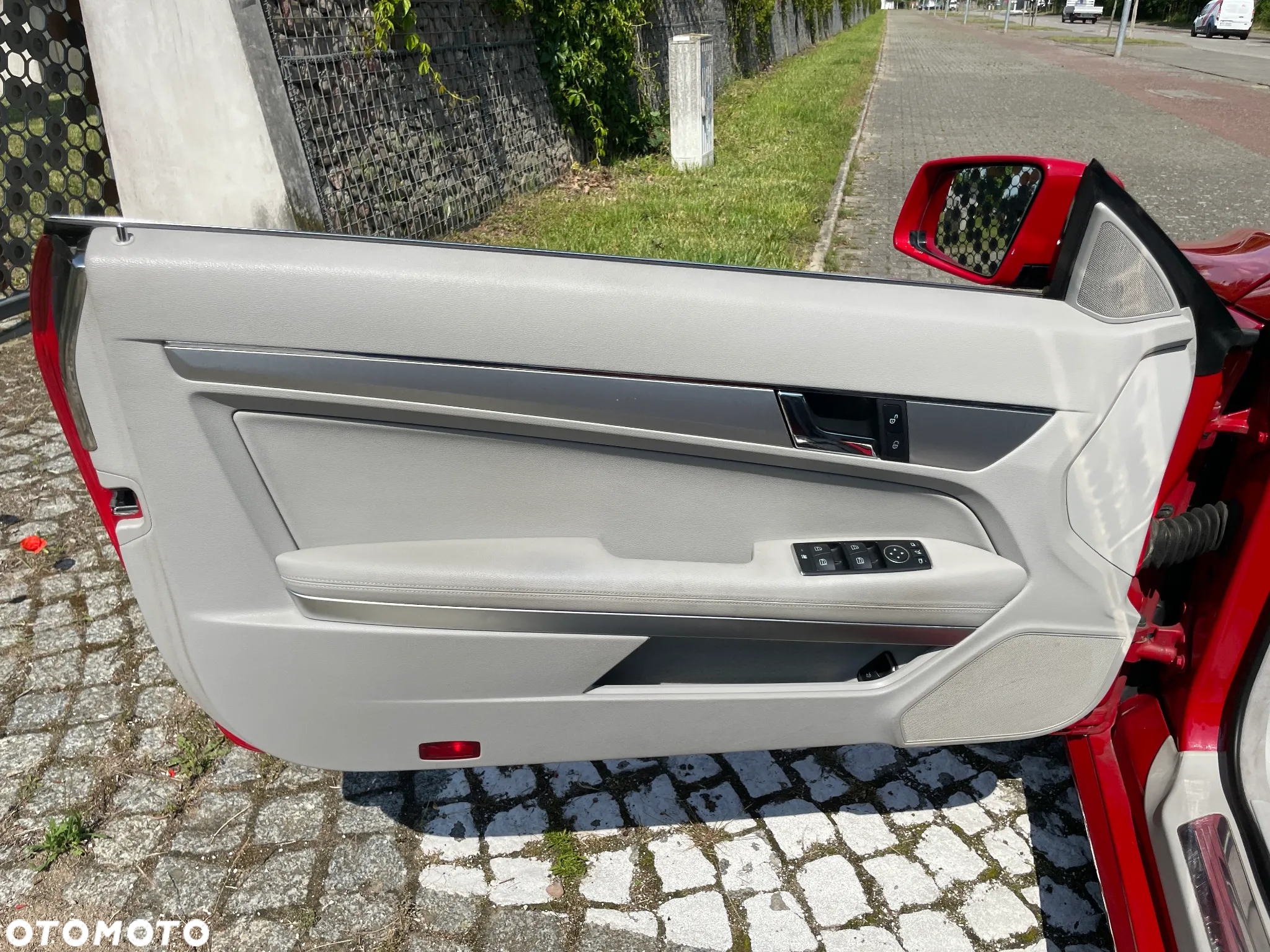 Mercedes-Benz Klasa E 250 CGI BlueEffICIENCY - 33