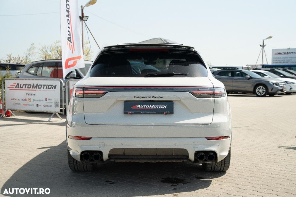 Porsche Cayenne Turbo - 40
