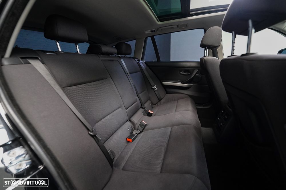 BMW 320 d Touring Navigation Sport - 12