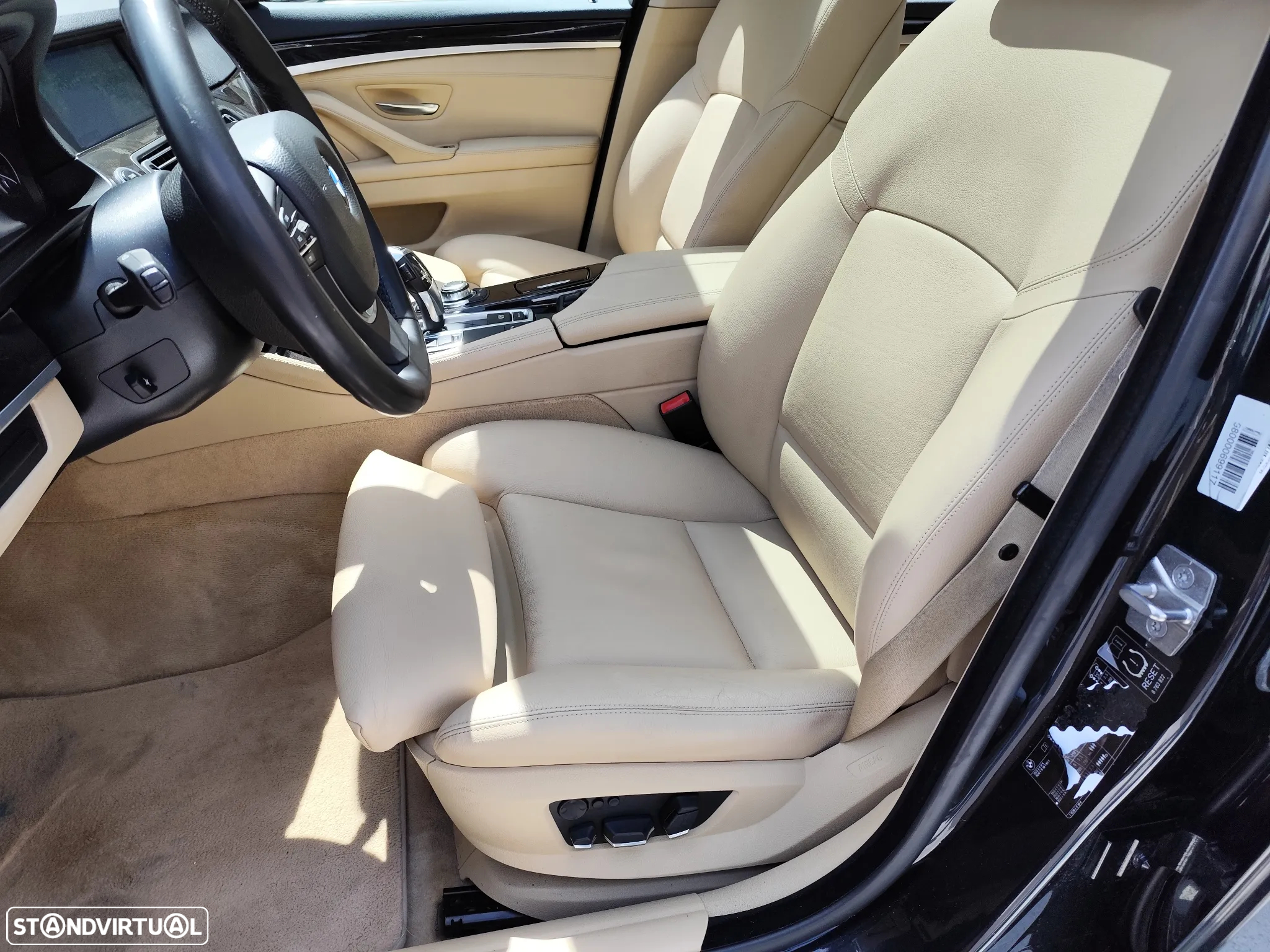 BMW 525 d Exclusive Auto - 11