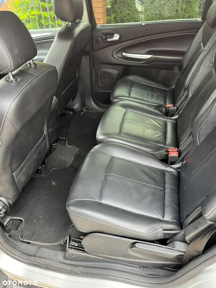 Ford S-Max - 14