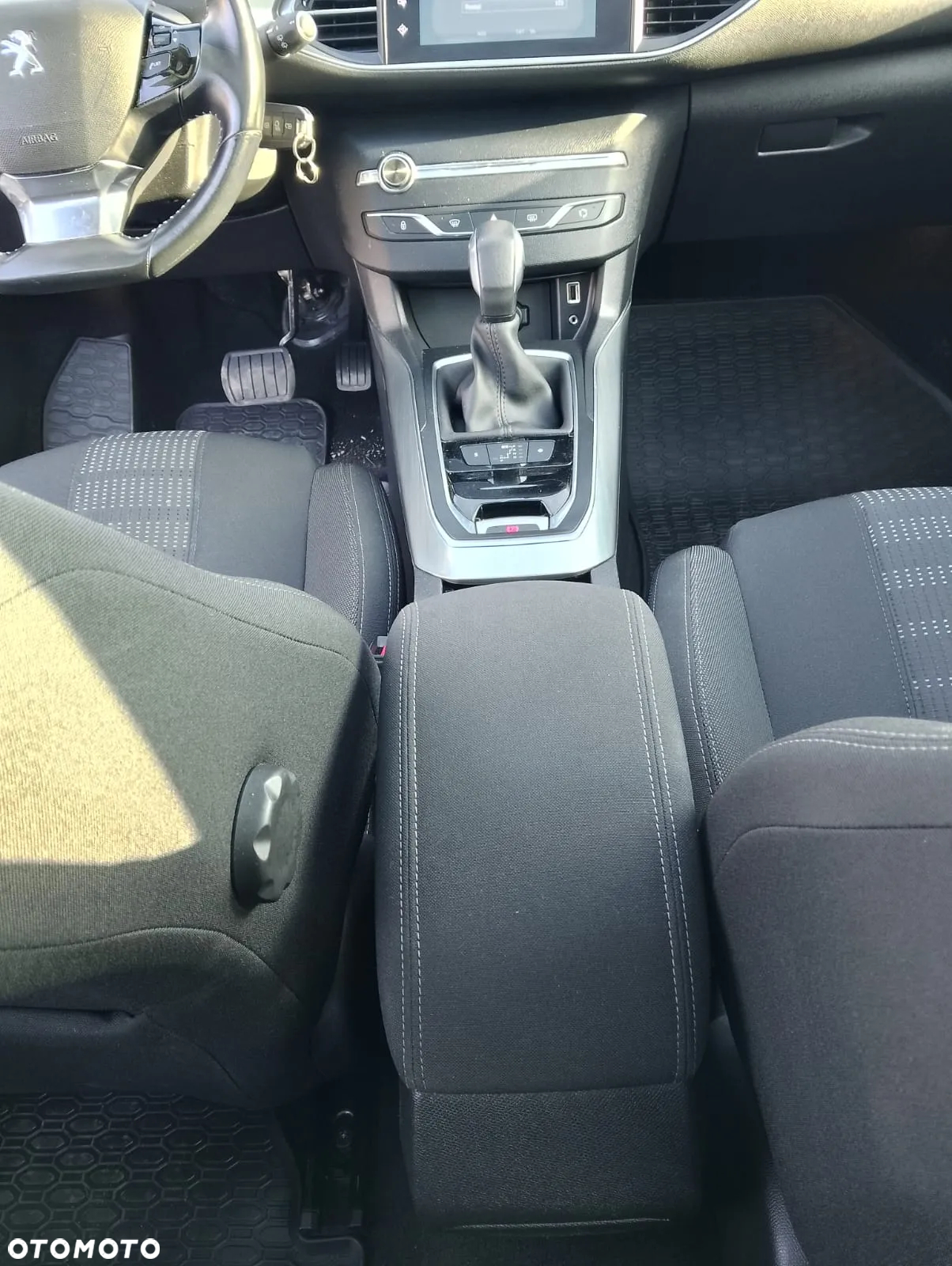 Peugeot 308 1.2 PureTech Active S&S EAT6 - 9