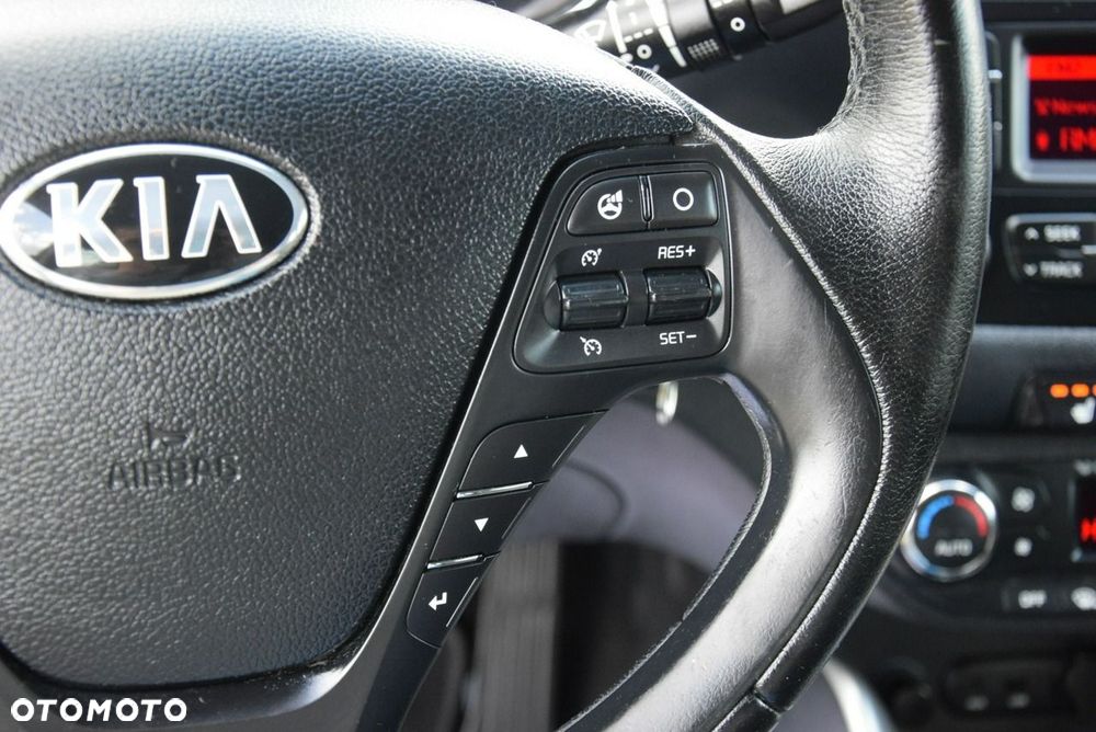 Kia Ceed 1.4 CVVT Dream Team Edition - 24
