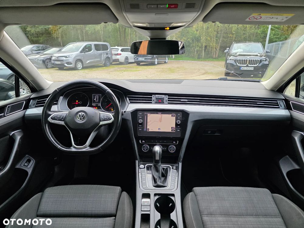 Volkswagen Passat - 17