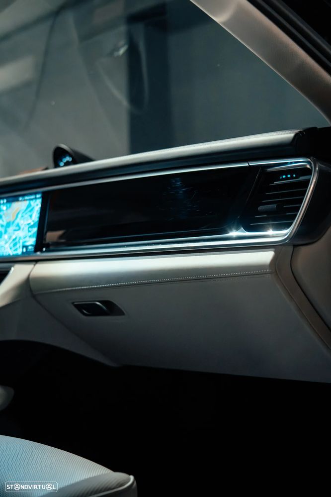 Porsche Panamera Sport Turismo - 16