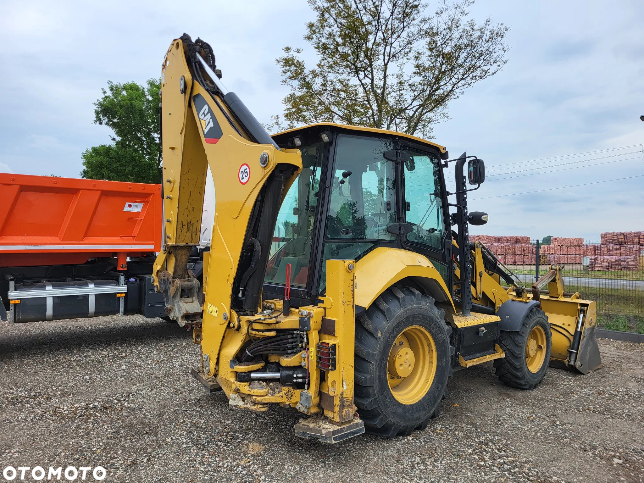 Caterpillar 428F2 - 3
