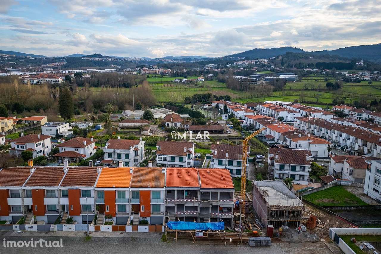 Moradia T3+1,  de gaveto, em Merelim S. Pedro – Braga - Grande imagem: 3/19