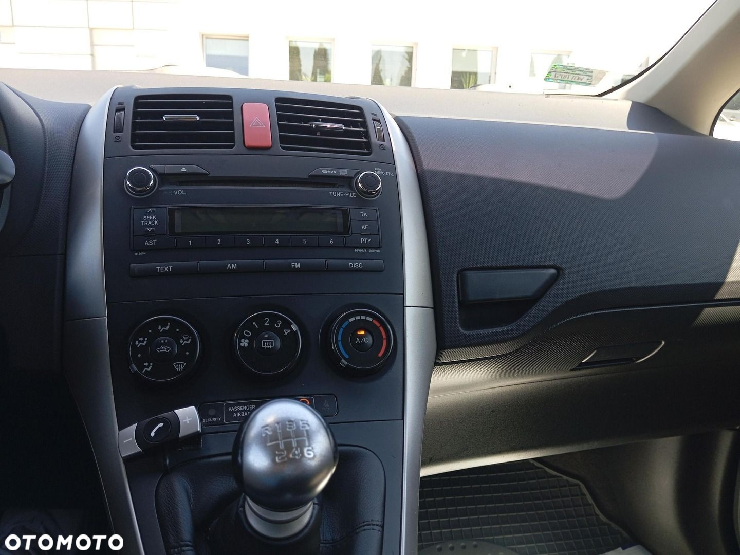 Toyota Auris 1.33 VVT-i Terra - 14