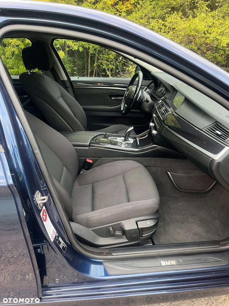 BMW Seria 5 520d Touring - 22