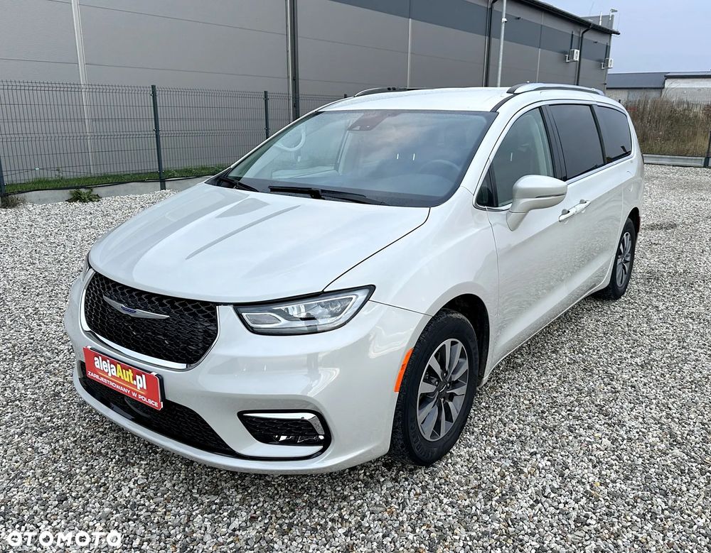 Chrysler Pacifica - 3