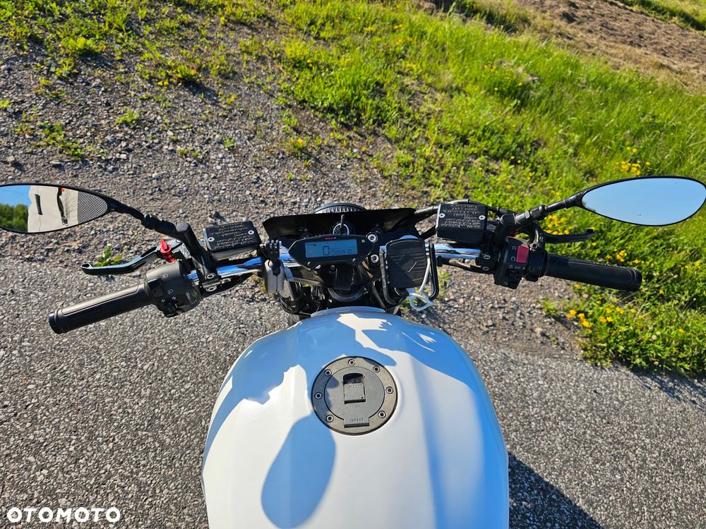 Yamaha XJR - 5