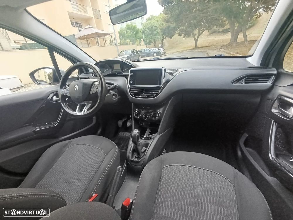 Peugeot 208 1.6 BlueHDi Style - 24