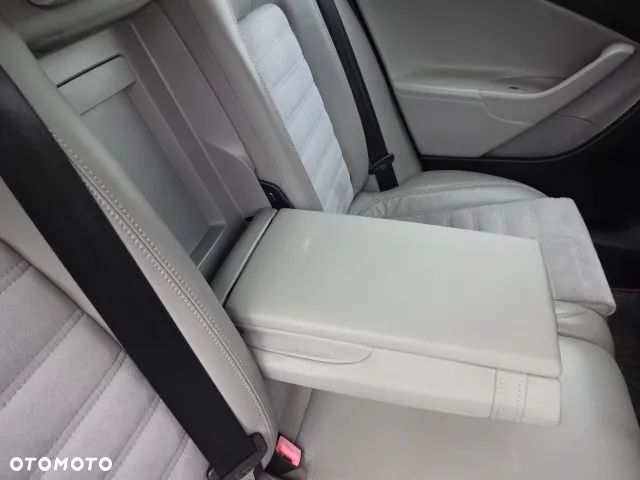 Komplet foteli Volkswagen Passat B6 - 6