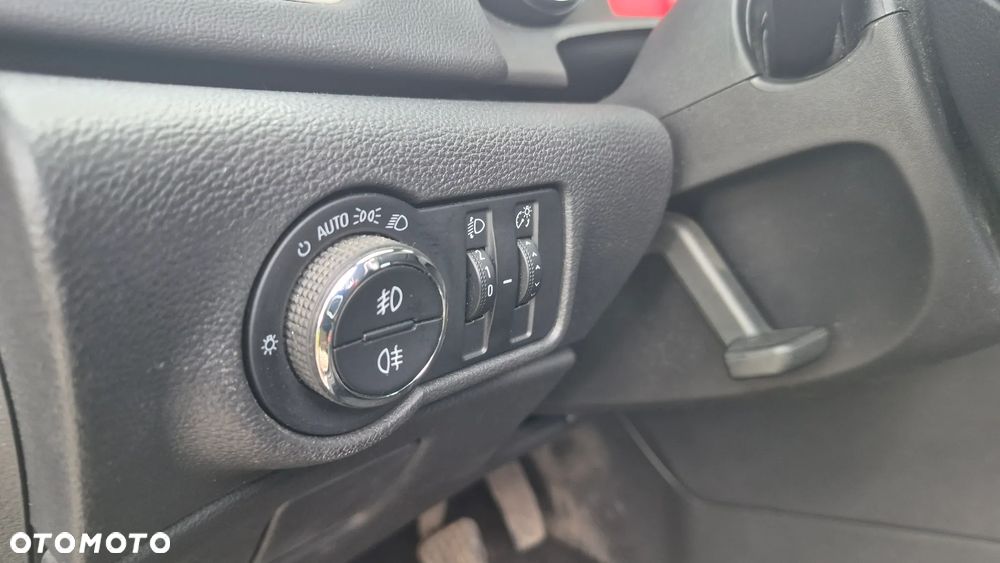 Opel Astra 1.4 T Edition 150 - 15