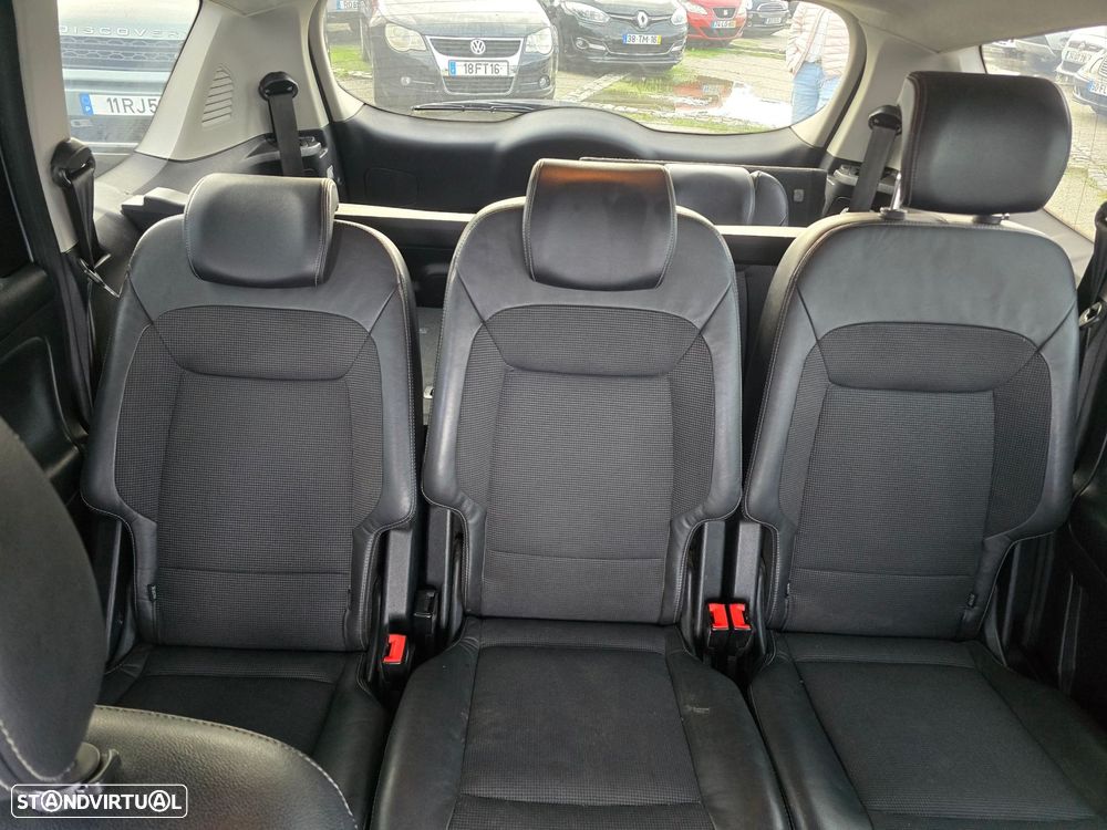 Ford S-Max 1.8 TDCi Titanium 7L - 23