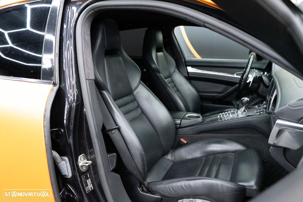 Porsche Panamera Turbo PDK - 6