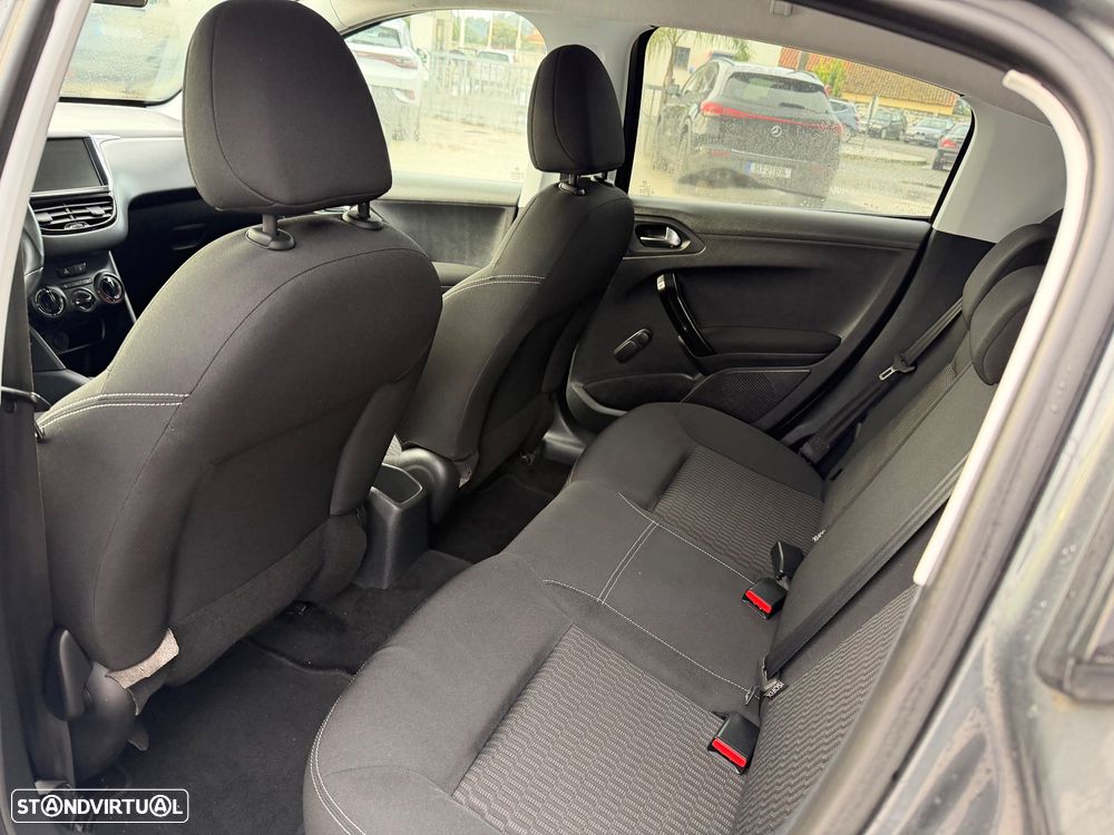 Peugeot 208 1.6 BlueHDi Style - 15