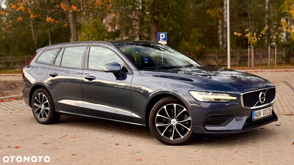 Volvo V60 B3 B DKG Momentum - 28