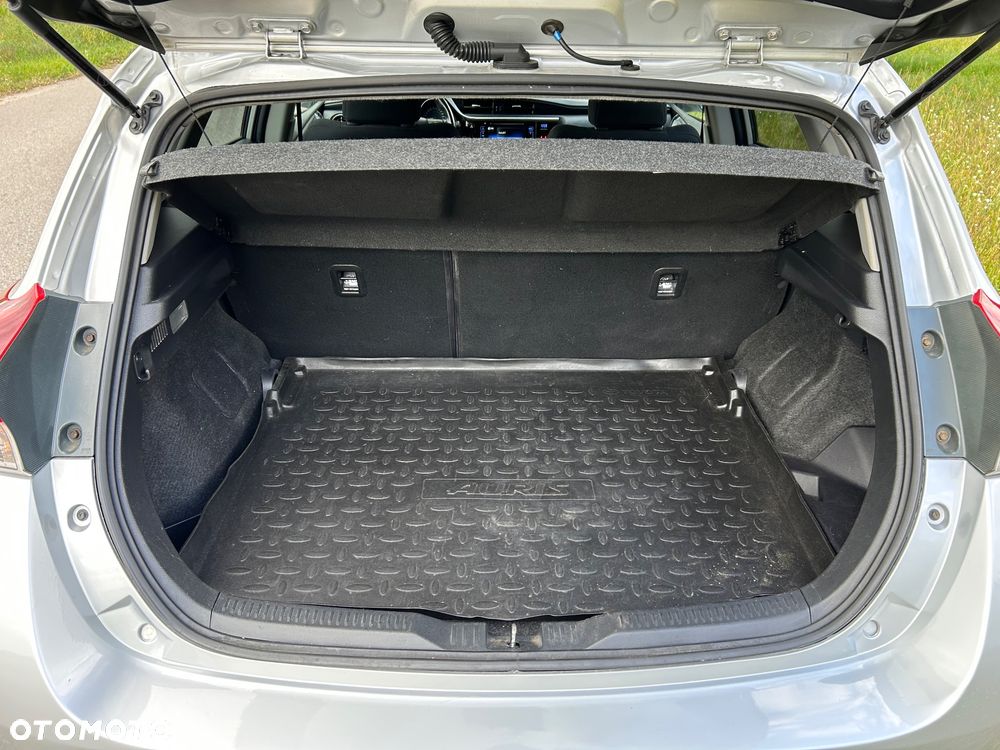 Toyota Auris - 11