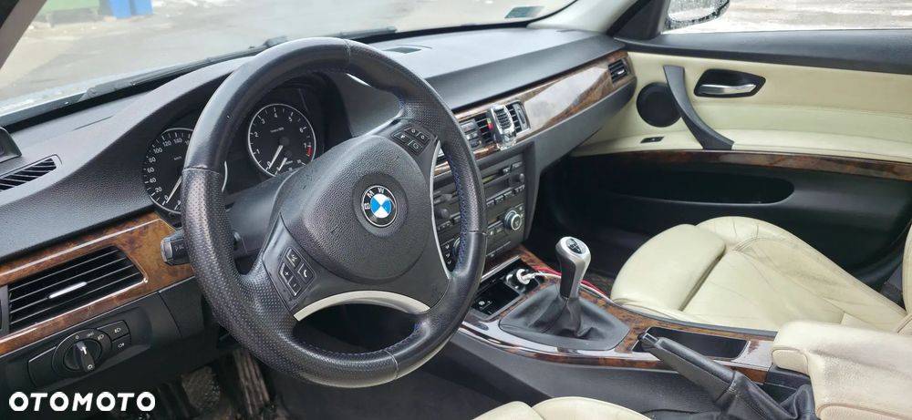 BMW Seria 3 330xi - 6