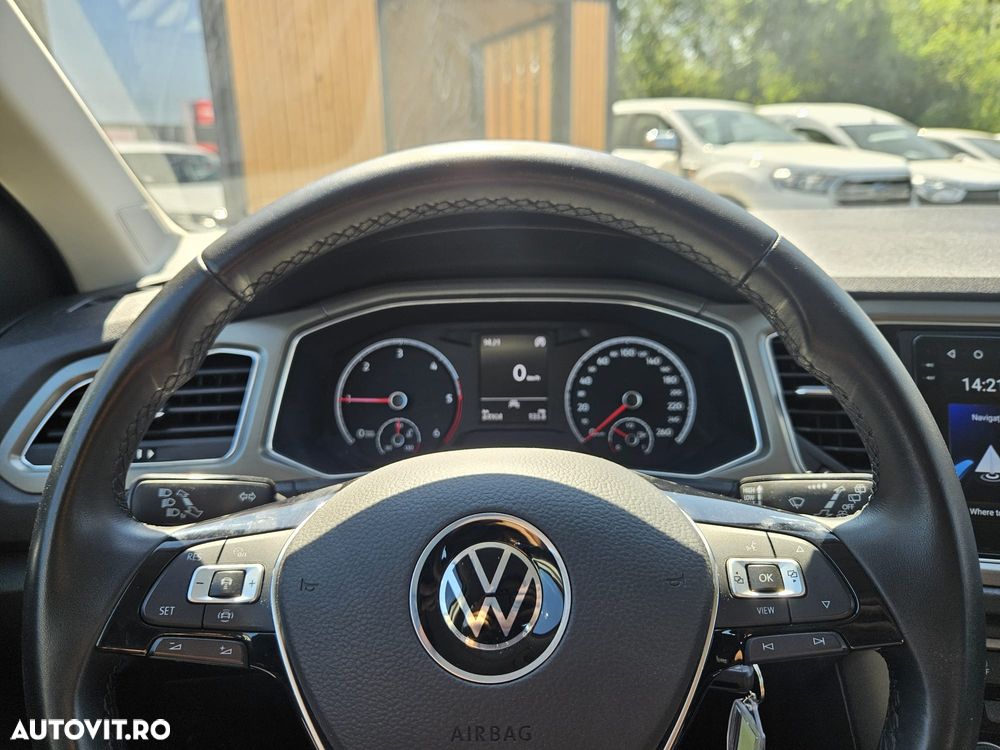 Volkswagen T-Roc - 12