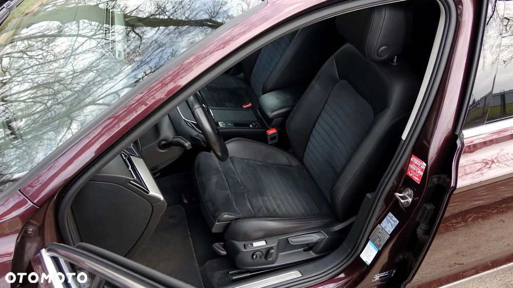 Volkswagen Passat 2.0 TDI (BlueMotion Technology) DSG Highline - 9