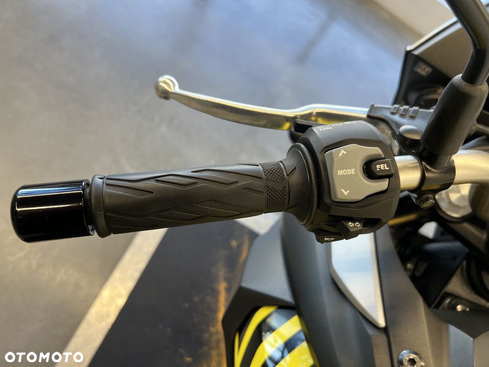 Suzuki V-STROM - 24