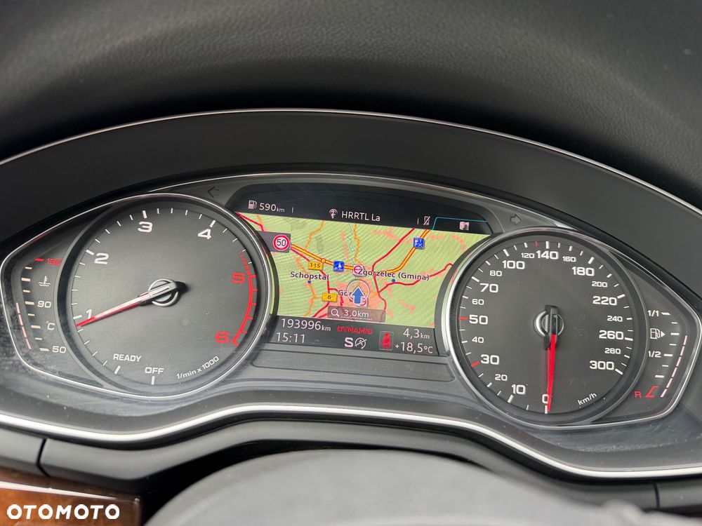 Audi A4 Avant 40 TDI quattro S tronic S line - 35