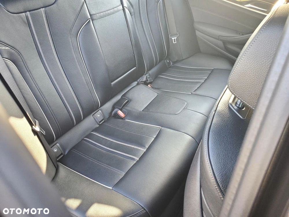 BMW Seria 5 540i xDrive M Sport Edition - 24