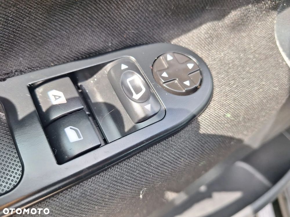 Peugeot 207 75 Millesim 200 - 15