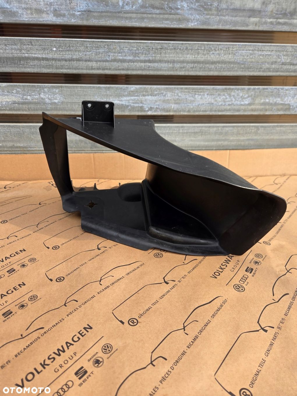 AUDI RS7 C7 4G LIFT KIEROWNICA POWIETRZA LEWA 4G8121673B - 1