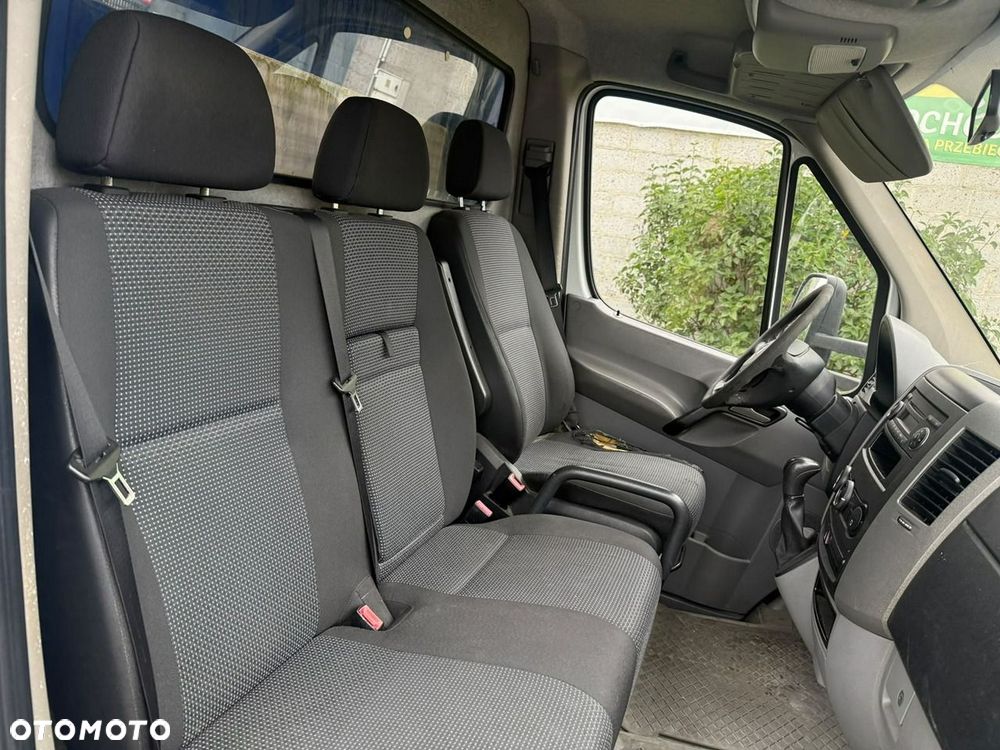 Mercedes-Benz Sprinter - 10