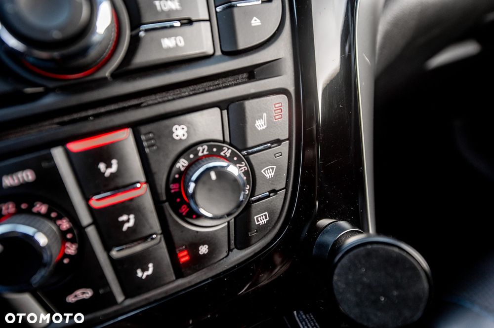 Opel Astra OPC Start/Stop - 36