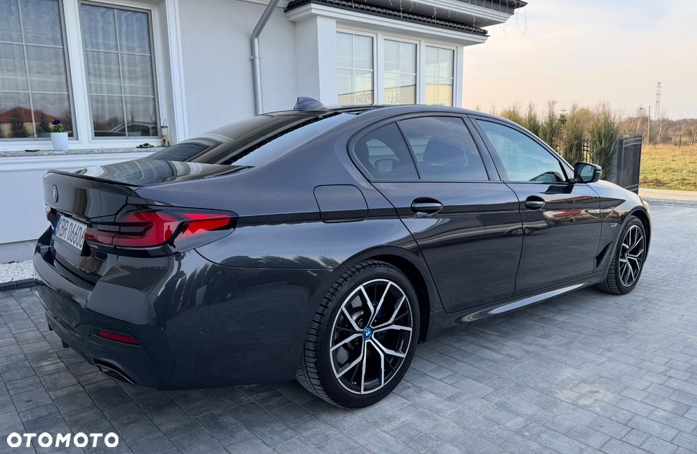 BMW Seria 5 530e xDrive M Sport Edition - 4