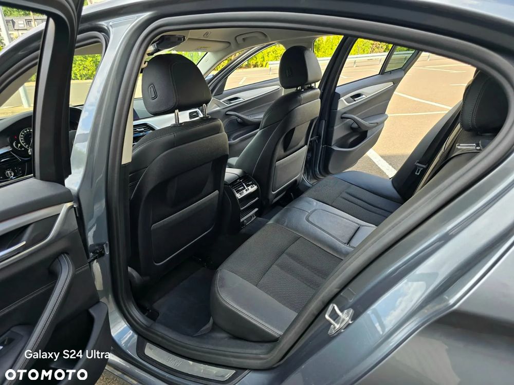 BMW Seria 5 530i xDrive Luxury Line sport - 15