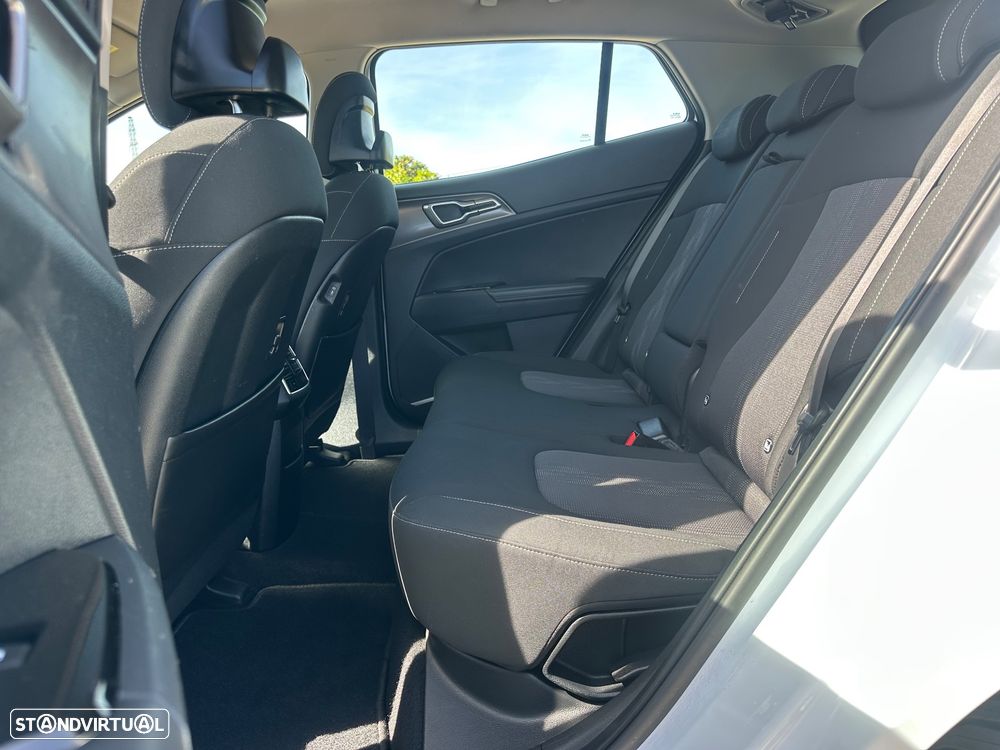 Kia Sportage 1.6 T-GDI AWD Base - 20