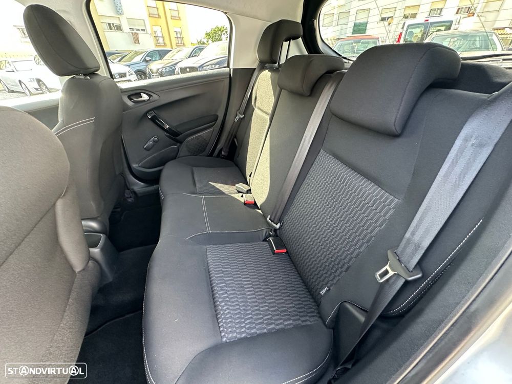 Peugeot 208 1.2 PureTech Style - 11