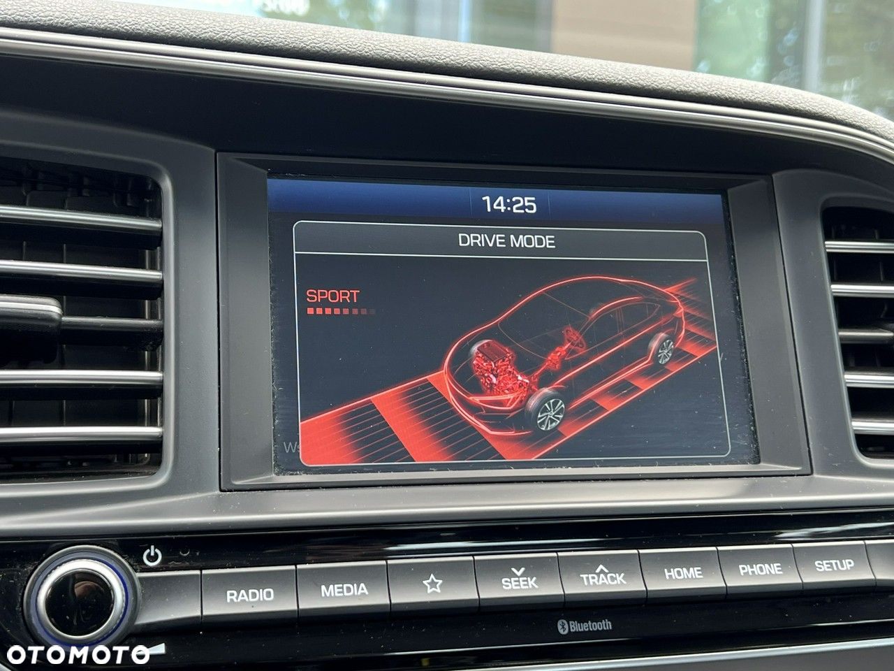 Hyundai Elantra - 23