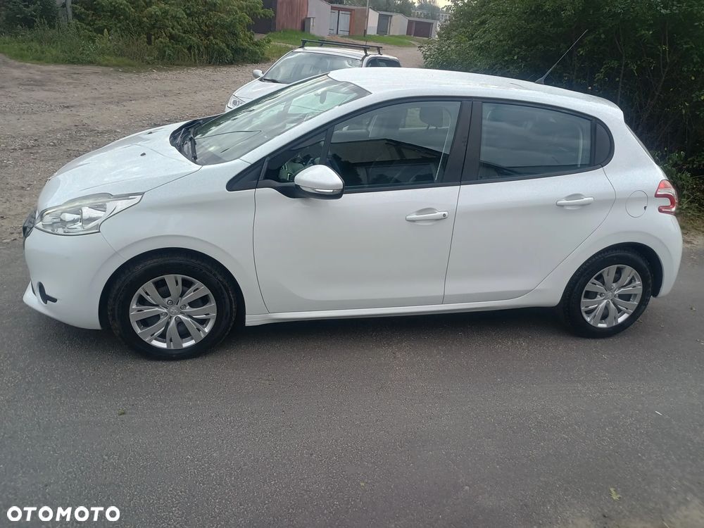 Peugeot 208 - 2