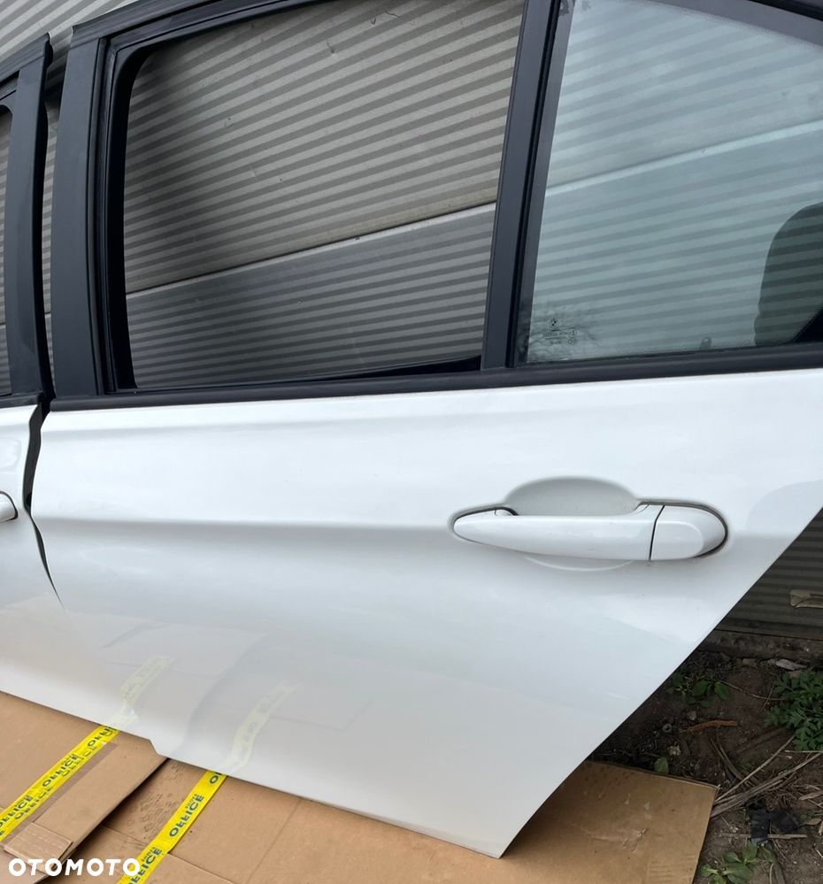 Drzwi Lewy przod tyl BMW 3 F30 300 / 0 - 7