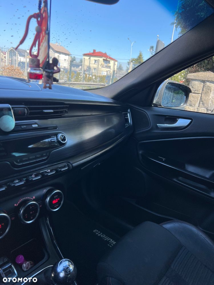 Alfa Romeo Giulietta 2.0 JTDM Distinctive - 11