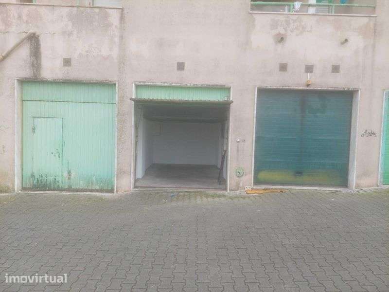 Garagem aluga-se Rio de Mouro - Grande imagem: 4/5