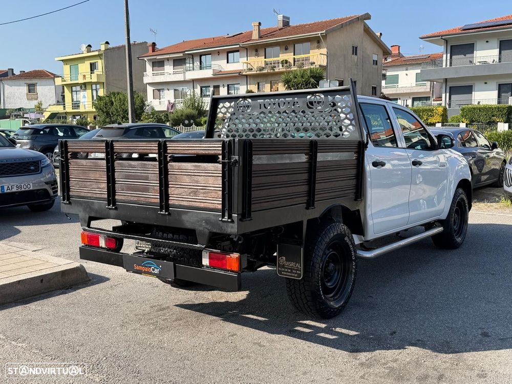 Toyota Hilux 2.4 D-4D 4WD CD CH - 5