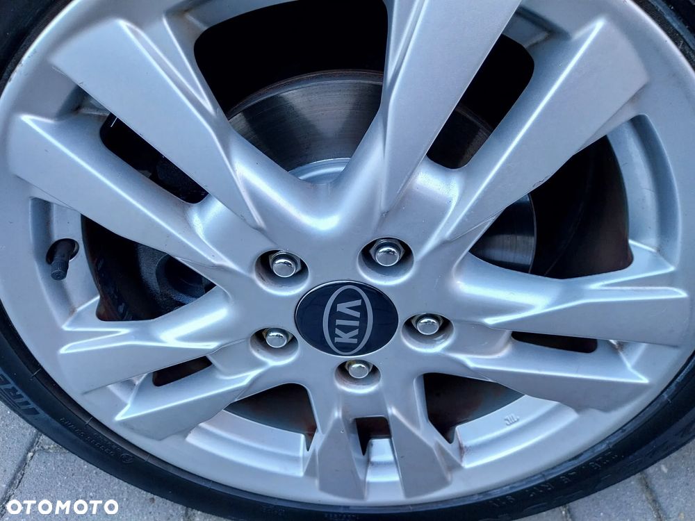 Kia Ceed 1.4 CVVT - 24